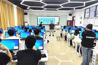 課程建設(shè)與教育軟件開發(fā) 數(shù)字化教育的雙輪驅(qū)動(dòng)